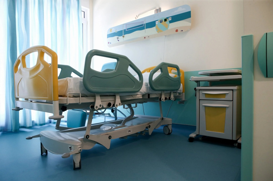 Δύσκολες ώρες για το 2χρονο εγγονάκι - Χαροπαλεύει μετά το σφοδρό τροχαίο