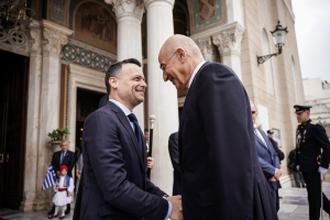 Και αν τα βρουν για την καθαριότητα ο Δένδιας με τον Δούκα;