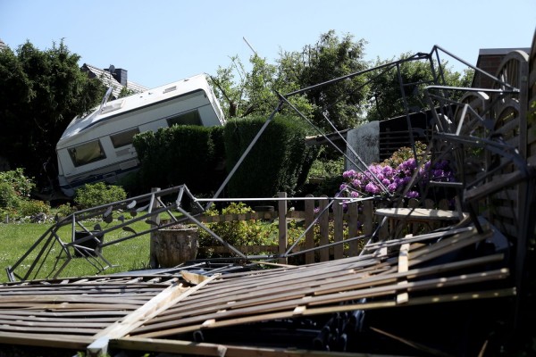 Ανεμοστρόβιλος στο Ντίσελντορφ - Σοβαροί τραυματισμοί και ζημιές