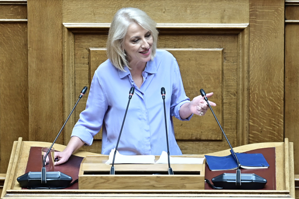 Στη Βουλή πρόταση νόμου του ΣΥΡΙΖΑ για το ιδιωτικό χρέος
