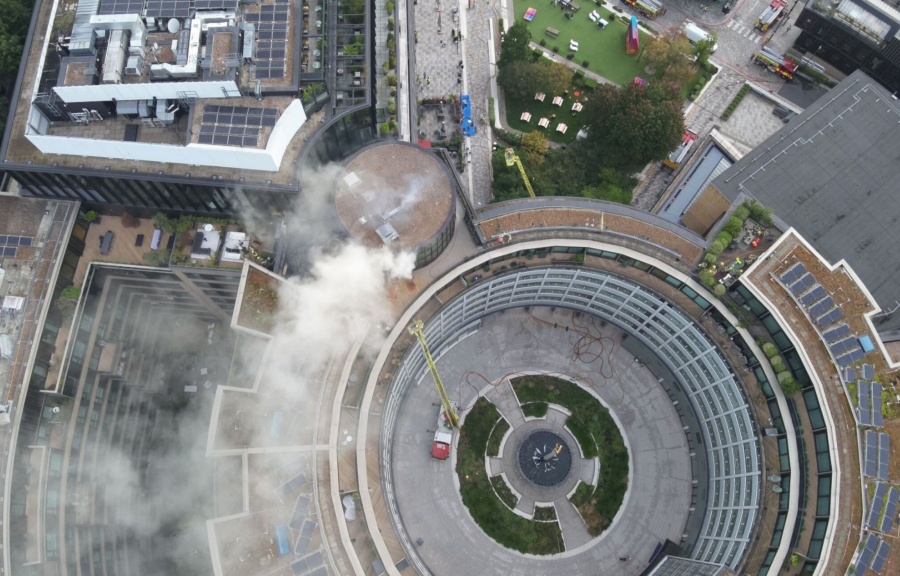 Φωτιά στα πρώην κεντρικά γραφεία του BBC στο Λονδίνο (βίντεο)