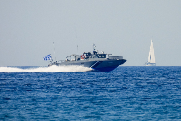 Άγρια καταδίωξη σκάφους με πυροβολισμούς στη Χίο