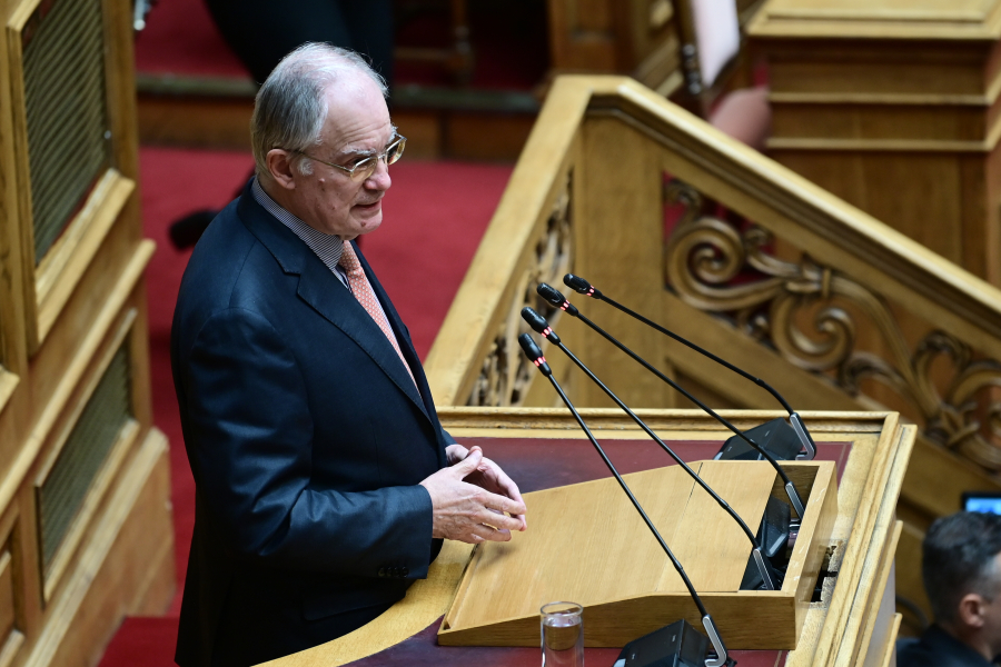 Κόντρα στη Βουλή για την υποψηφιότητα Τασούλα