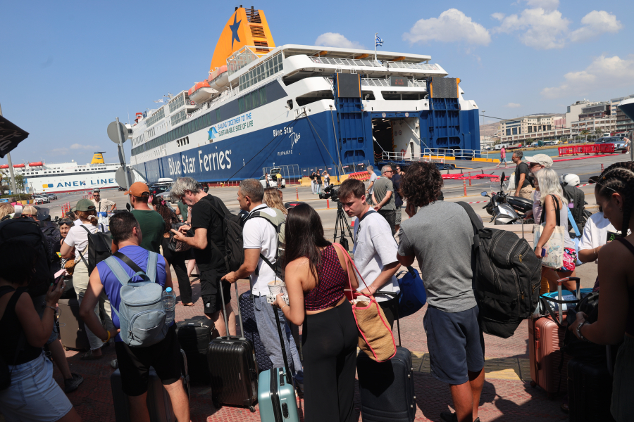 Έκτακτο δελτίο καιρού και απαγορευτικό πλοίων μέχρι νεοτέρας: Η τελευταία ενημέρωση