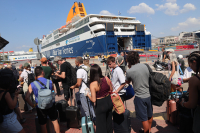 Έκτακτο δελτίο καιρού και απαγορευτικό πλοίων μέχρι νεοτέρας: Η τελευταία ενημέρωση