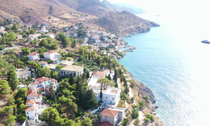 3 + 1 νησιά που αξίζει να επισκεφτείτε την άνοιξη