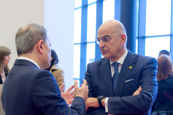 Δένδιας: «Καταδίκη κάθε αναθεωρητισμού από οπουδήποτε και αν προέρχεται»