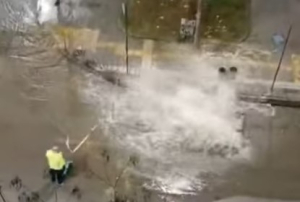 Εισαγγελική έρευνα για τον αγωγό της ΕΥΑΘ που έσπασε τραυματίζοντας 4 εργαζόμενους