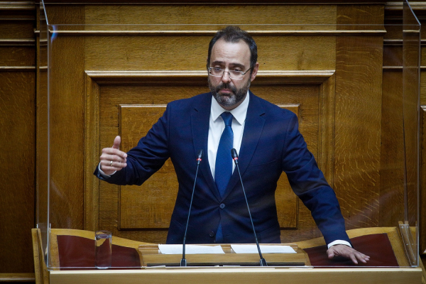 Βουλευτής της ΝΔ είπε... «πολιτικούς πιθήκους» τους βουλευτές της αντιπολίτευσης