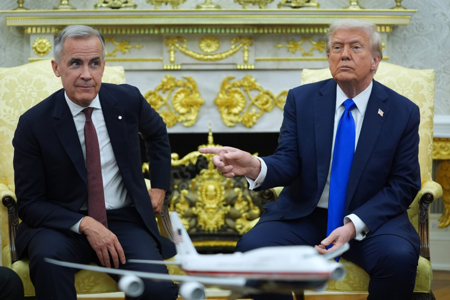 Τραμπ: Απειλεί τον Καναδά με «τελωνειακούς δασμούς 100%» εάν συνάψει εμπορική συμφωνία με την Κίνα