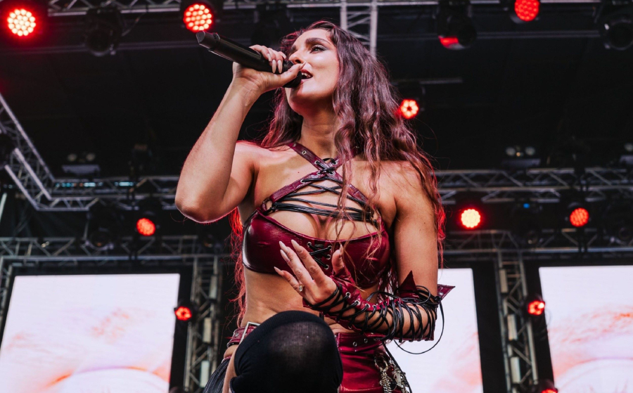 Η Evangelia γίνεται η πρώτη Ελληνίδα καλλιτέχνιδα που εμφανίζεται στο Dusk Music Festival