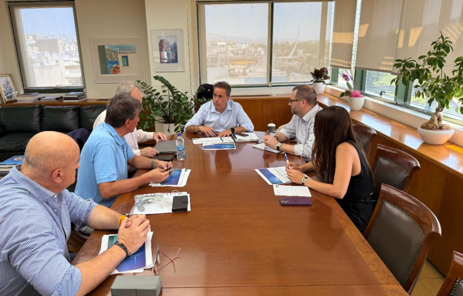 Έκτακτη σύσκεψη στο ΥΠΕΝ λόγω καύσωνα - Τι αποφασίστηκε