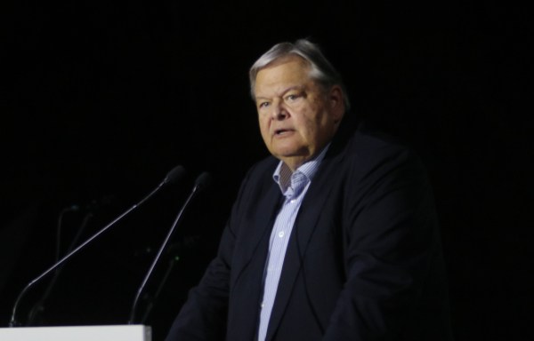 Ο Βενιζέλος υποψήφιος μόνο εάν τον προτείνει ο Μητσοτάκης