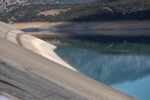 «Στεγνώνει» και ο Μόρνος, «καμπανάκι» για τα υδάτινα αποθέματα της Αττικής