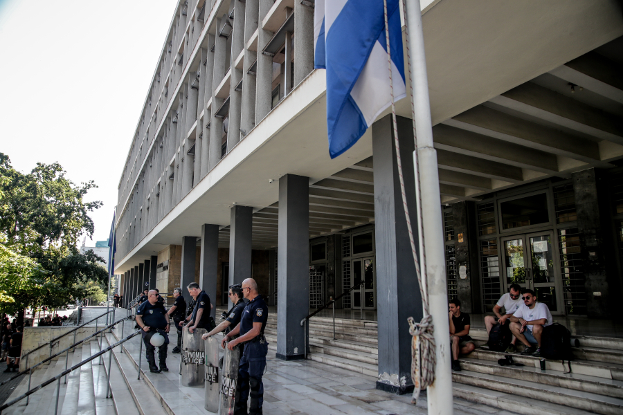 Θεσσαλονίκη: Στον εισαγγελέα οι τρεις συλληφθέντες για τη φονική εμπρηστική επίθεση στην οικογένεια Νέστορα