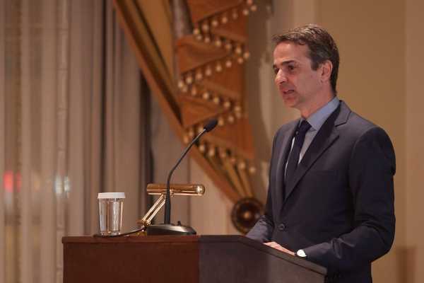 Δέσμευση Μητσοτάκη για κατάργηση του Ειδικού Φόρου Κατανάλωσης στο κρασί