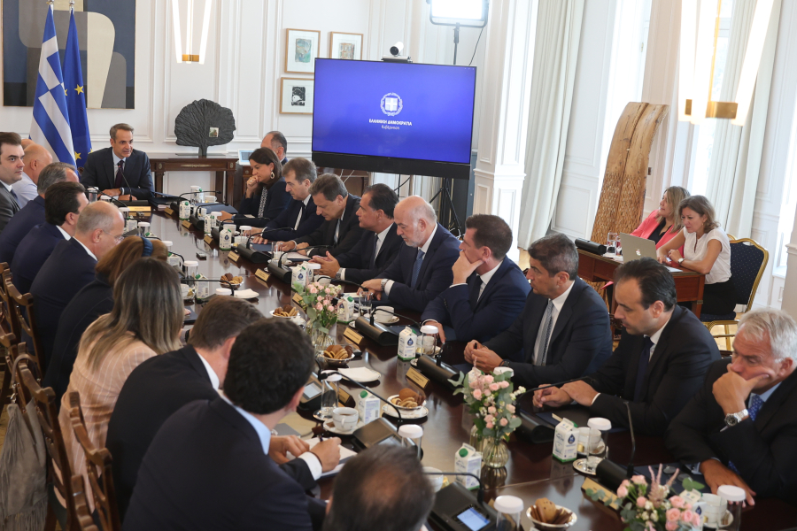 Σε πρώτο πλάνο μεταναστευτικό και μεταρρυθμίσεις, σήμερα ΚΥΣΕΑ και αύριο υπουργικό