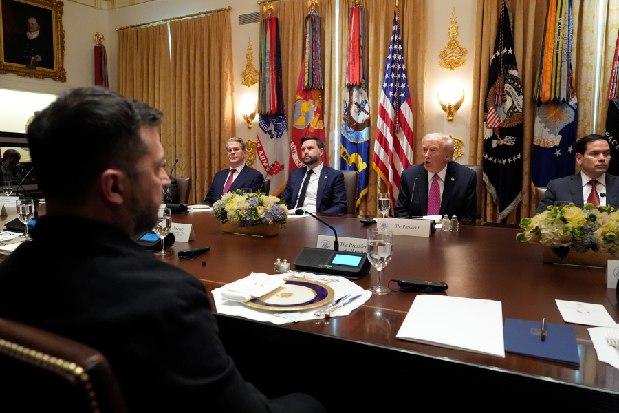 Σε ρόλο Πυθίας ο Τραμπ: Θα κλείσει πράγματι η συμφωνία για την Ουκρανία;