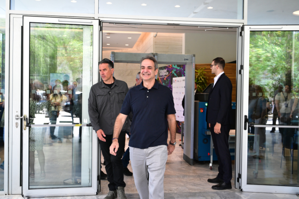 Mitsotakis’ Problem on the Right Has a Name: Antonis Samaras
