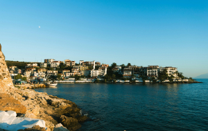 Το καταπράσινο νησί με τα σμαραγδένια νερά για απόλυτη χαλάρωση