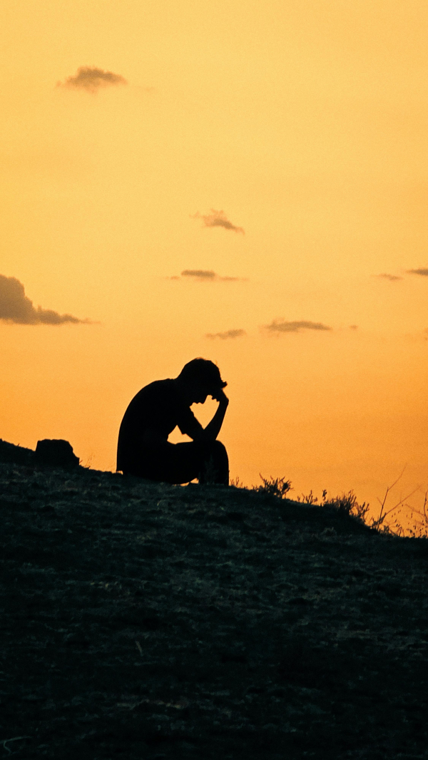 Η ψυχολογία λέει ότι οι άνθρωποι που έμαθαν να χρειάζονται πολύ λίγα από τους άλλους δεν είναι συναισθηματικά απρόσιτοι