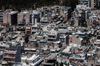 Πώς το γερασμένο κτιριακό απόθεμα της Ελλάδας αυξάνει το κόστος δανεισμού