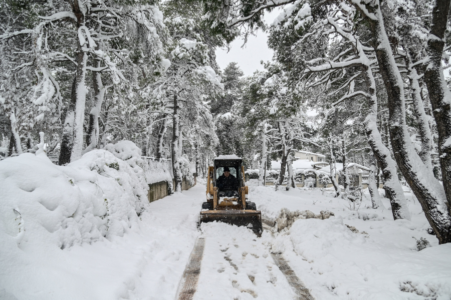 Καιρός: Προ των πυλών χιόνια και βροχές, τι ώρα θα αρχίσουν τα έντονα φαινόμενα