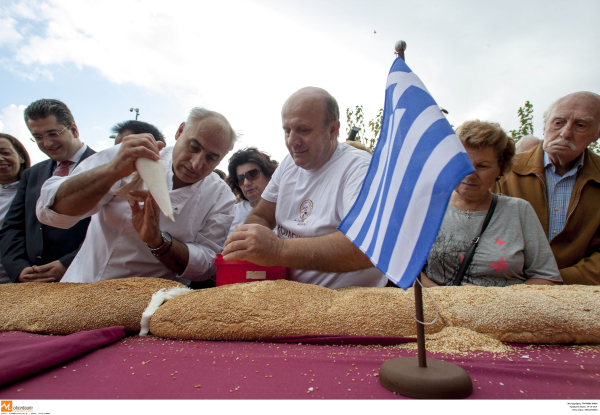 Όλα δικά τους τα θέλουν οι Τούρκοι: Κοκορέτσι, καφέ, μπακλαβά, τώρα και κουλούρι με σουσάμι