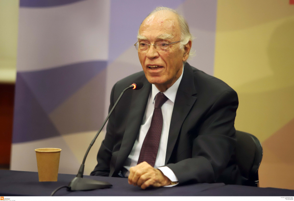 Αποσωληνώθηκε ο Βασίλης Λεβέντης, ευχάριστα τα νέα για τον πρώην βουλευτή