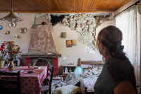 Σεισμοί στην Εύβοια: Οι πρώτες εικόνες από τις ζημιές στα σπίτια - Τι λένε οι σεισμολόγοι
