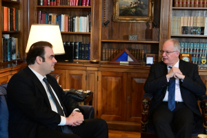 Συνάντηση Τασούλα - Πιερρακάκη στο Προεδρικό Μέγαρο με επίκεντρο τις προοπτικές της οικονομίας το 2026