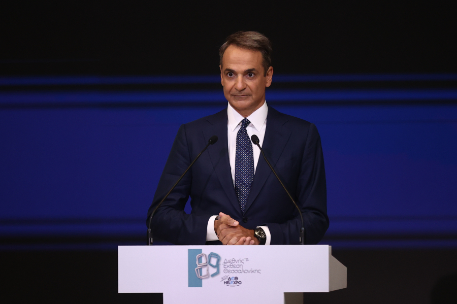 Ούτε μια αναφορά στα εθνικά και τους πολέμους!