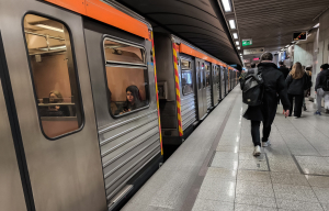Μετρό- Τραμ: Τα δρομολόγια τις ημέρες των Χριστουγέννων και της Πρωτοχρονιάς