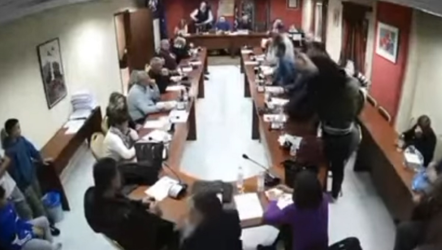 Εύβοια: Επεισόδιο στο ΔΣ του δήμου Διρφύων Μεσσαπίων