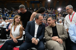 Ο Τσίπρας μιλάει για υπέρβαση του ΣΥΡΙΖΑ, η Κουμουνδούρου επιμένει για συνεργασία!