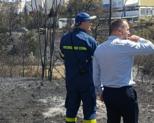 Ωραιόκαστρο: Ο Μίλτος Χατζηγιαννάκης στις πυρόπληκτες περιοχές – Έκκληση για συνεχή έλεγχο της ποιότητας του αέρα