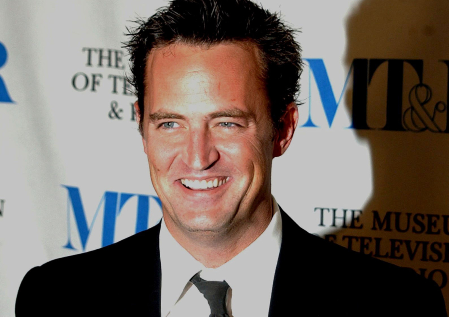 Στα ύψη οι πωλήσεις από το βιβλίο του Μάθιου Πέρι - Στην πρώτη θέση με τα best seller στις ΗΠΑ