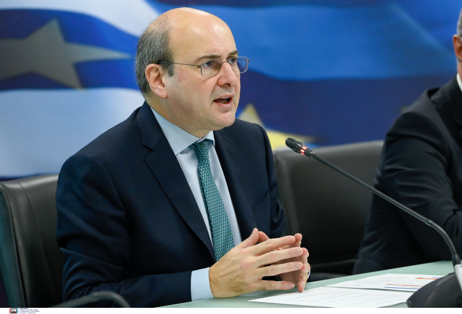 Χατζηδάκης: «Επίκειται νέα σημαντική αύξηση του κατώτατου μισθού»