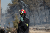 Φωτιά τώρα στη Μύκονο