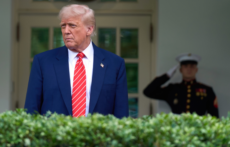 Ο Τραμπ δίνει δωρεάν πτήσεις σε μετανάστες για να φύγουν από τις ΗΠΑ