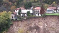 Μεγάλη κατολίσθηση από την κακοκαιρία στα Τζουμέρκα - Σπίτια είναι έτοιμα να καταρρεύσουν