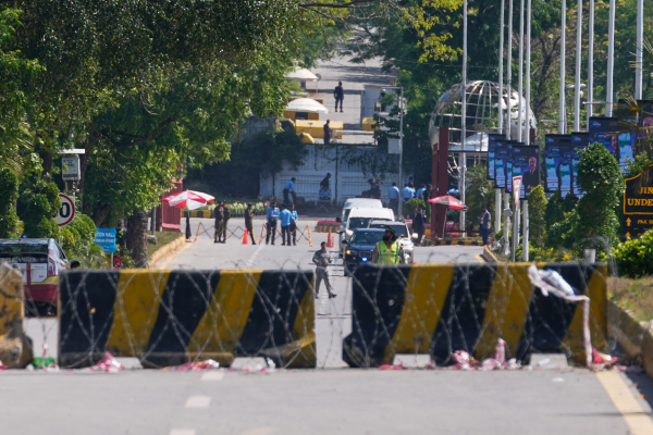 Δύο όρους θέτει το Ιράν πριν την έναρξη των διαπραγματεύσεων με τις ΗΠΑ στο Πακιστάν - Η απάντηση Τραμπ