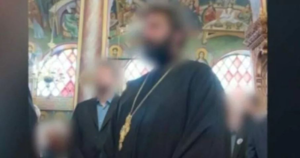 Σάλος με τον επιχειρηματία που έγινε παπάς για να γλυτώσει τα χρέη: Το ραντεβού με «θύμα» του μετά από κηδεία