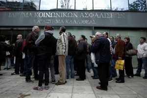 «Χρέος» 11,2 δισ ευρώ στο ΙΚΑ απειλεί να συμπαρασύρει τις συντάξεις