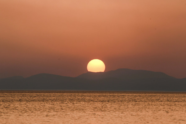 Καιρός σήμερα: Προ των πυλών ο καύσωνας - Αυτές οι περιοχές θα «ψηθούν» - Σε ισχύ έκτακτο δελτίο της ΕΜΥ