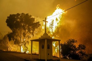 Κλιμακώθηκαν ξανά οι δασικές πυρκαγιές στη Πορτογαλία
