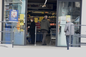 Ανοιχτά σούπερ μάρκετ την Κυριακή 13/12: Tο ωράριο λειτουργίας, ποιες αλυσίδες θα παραμείνουν κλειστές