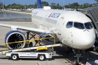 Delta και United χρεώνουν θέσεις με παράθυρο χωρίς να υπάρχει