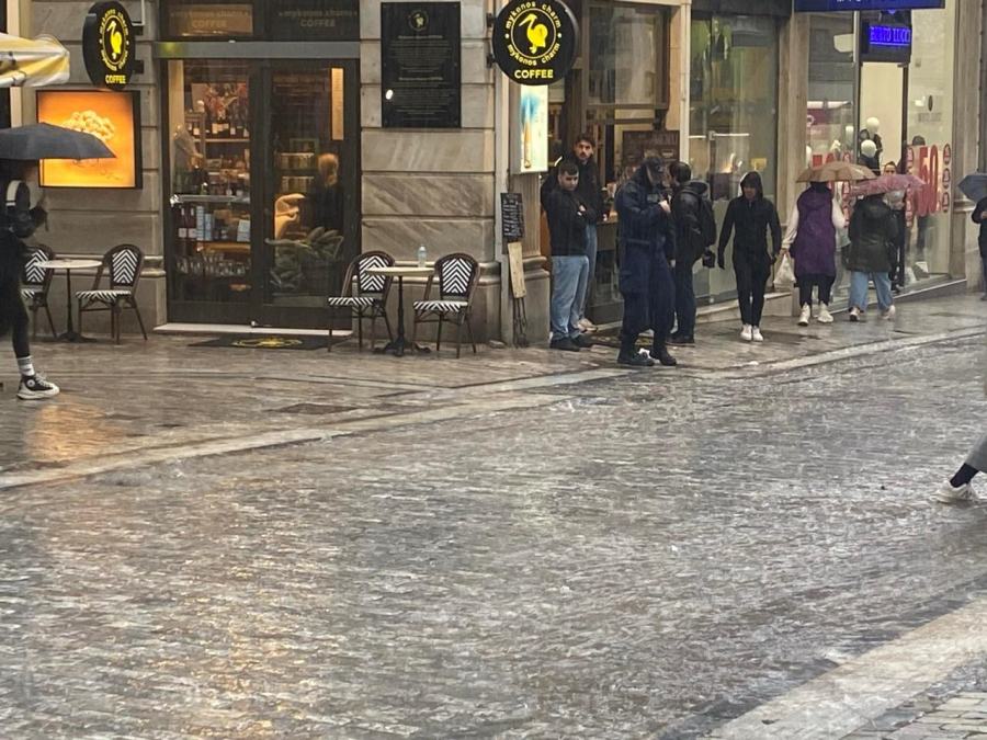 Άντρας μαχαίρωσε γυναίκα στο Σύνταγμα - Τι αναφέρουν αυτόπτες μάρτυρες