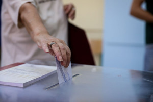 Αυτός είναι ο νέος εκλογικός νόμος, πότε θα ψηφιστεί στη Βουλή